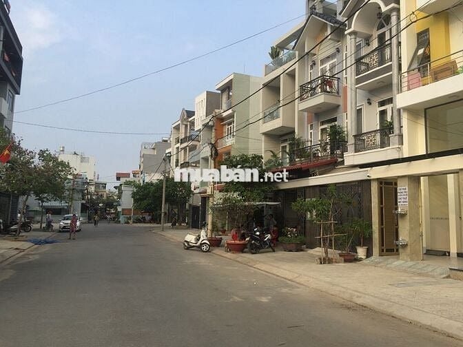 NHÀ PHỐ ĐƯỜNG QUANG TRUNG, P14, GV, CM 65M2 3PN 5.9 TỶ (SÂN ĐỂ XE MÁY)