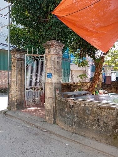 CHO HỘ GIA ĐÌNH THUÊ NGUYÊN CĂN NHÀ PHỐ XUÂN ĐỖ, CỰ KHỐI, CĂN GÓC. NGÕ