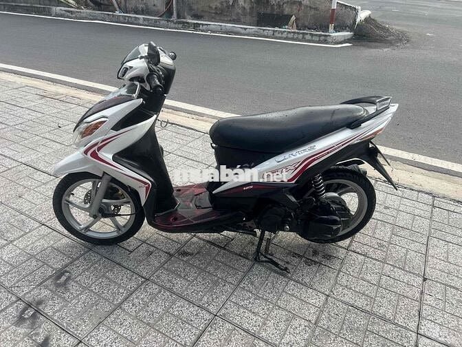 Yamaha Luvias GTX Trắng Đen Đỏ