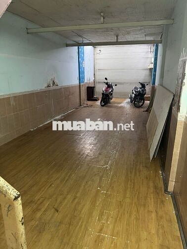 Nhà mặt tiền đường, 70m2, 1 trệt 1 lửng, đường Bến Bình Đông