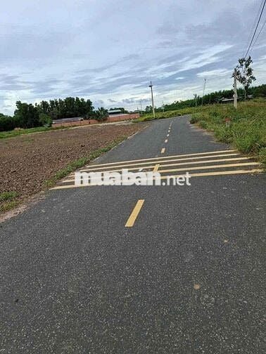 300m2+100Tc Đất hiếm mt nhựa cách DH 200m ra TTHC xã Phước Thành