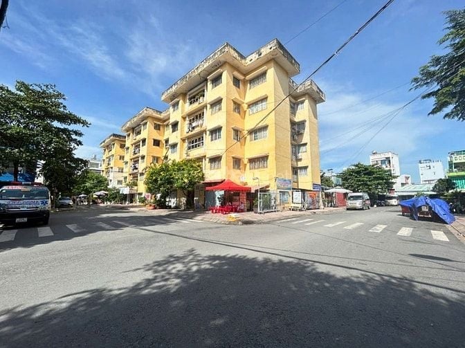  CC Bùi Minh Trực P6 Q8 45,3m2 SHR Căn góc 1PN lầu 1 . HHMG: 25tr