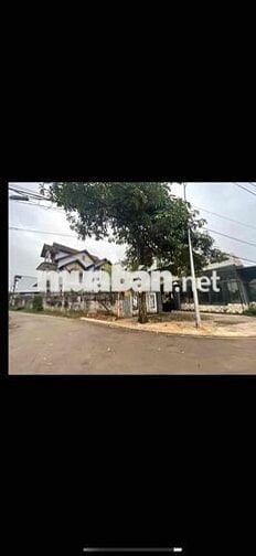 Nhờ A/e Mô Giới hỗ trợ bán Căn biệt thự 2 Mặt Tiền Nở Hậu