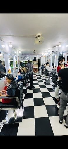 Tuyển thợ tóc lương 15 triệu/tháng vào làm liền