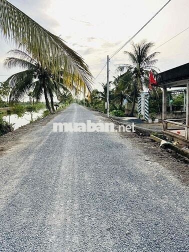 CĂN NHÀ VƯỜN 500m2 Giá 650 Triệu. xã Bình Đức