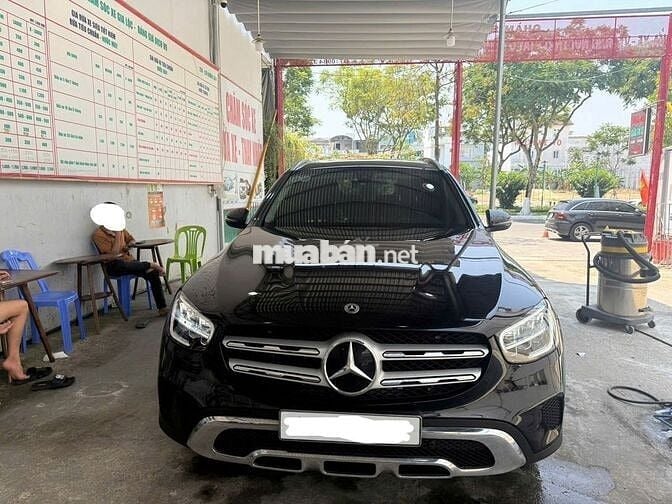 Cần bán Mercedes-Benz GLC 200 2022 Đen,odo 2vạn km