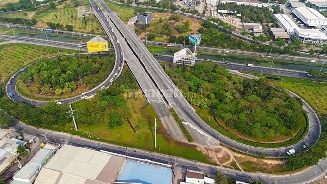 án lô đất 5m x 18m, mặt tiền kết nối trực tiếp Võ Văn Kiệt. Đã có sổ!