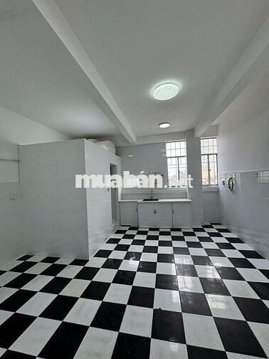 Cần cho thuê chung cư Thang Bộ Lầu 5,  255/4B Trần Hưng Đạo