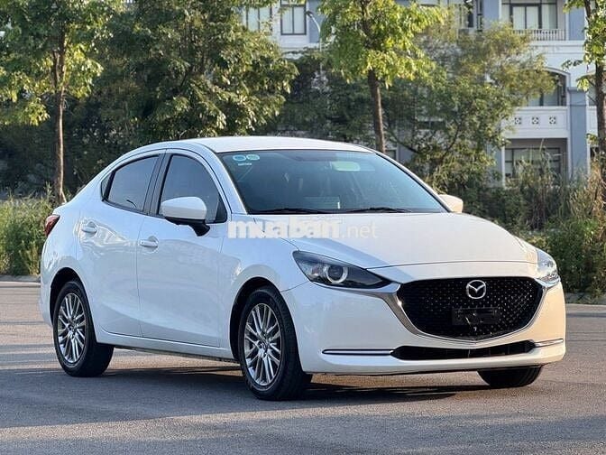 Mazda 2 Luxury model 2021 màu trắng sedan