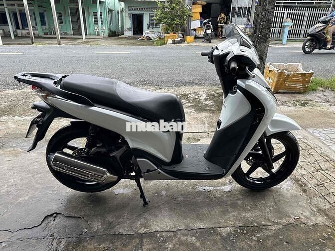 Honda SH150i đập thùng 2016Trắng sm110 xe mới chát