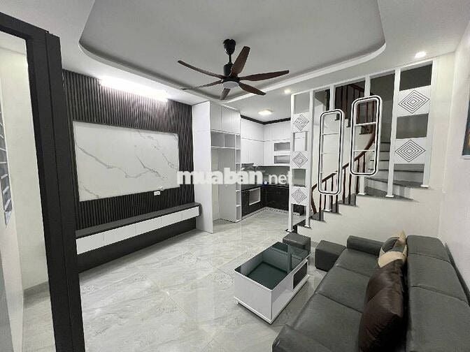 Bán nhà Thạch Bàn Long Biên - 5 tầng - 20m ra ô tô tránh nhỉnh 5 tỷ