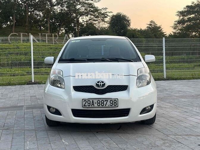 Toyota Yaris 20***0 km