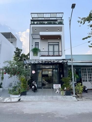 Cần bán gấp nhà đang ở ngay Chợ Bờ Ngựa, nhà 1 lầu 6x20m, 750tr