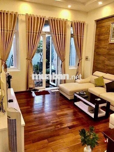 Cho Thuê Biệt Thự DT 9x16 1Trệt 1Lầu 3Pn 3Wc Sân Đậu Ôtô Gần Chợ VL