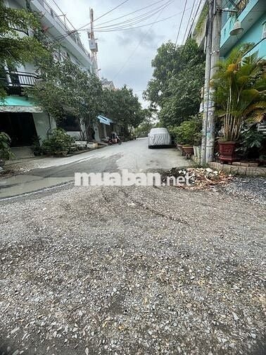 Nhà phố trệt 2 lầu ST. Gần UB xã Phước Kiển. Shr. Hỗ trợ bank. Góc 2MT