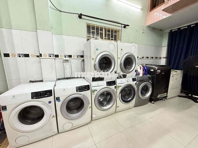 cần sang gấp tiệm giặt đường hưng Phú quận 8