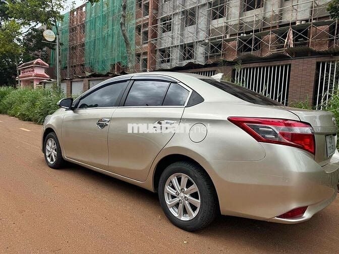 Toyota Vios Số sàn màu Vàng cát