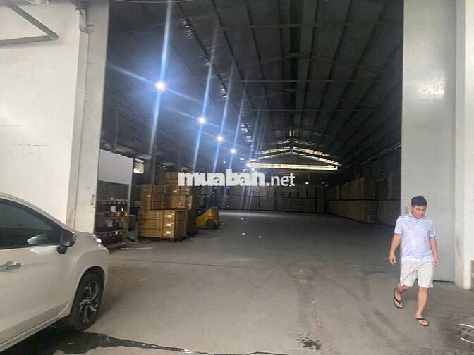 Cho thuê kho xưởng Bình Tân 1800 m2, đường container 24/24.