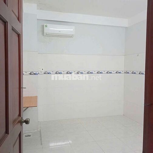 PHÒNG MỚI MÁY LẠNH+ YÊN TĨNH + AN NINH