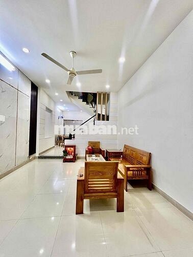 Nhà Mới Sạch Sẻ DT 120m2 1Trệt 1Lầu 2Pn 3Wc Sân Xe Máy Hẻm Xe Tải