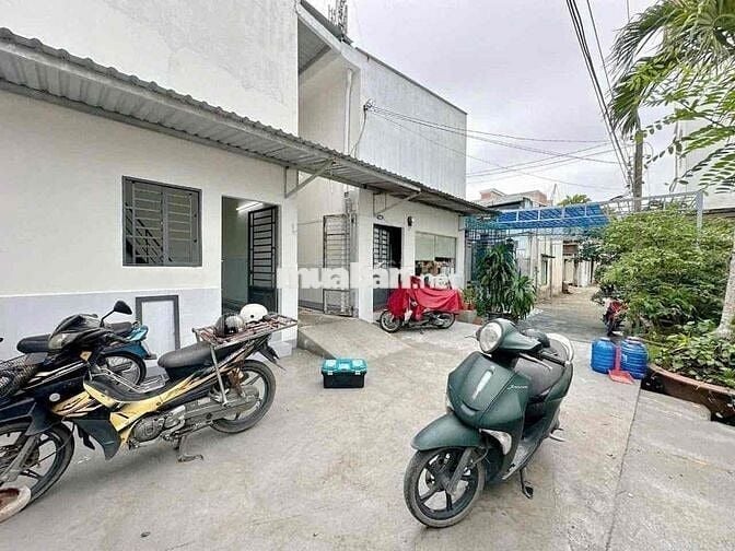 Không người trông coi bán dãy trọ Bình Chánh .Giá bán 2 tỷ050.