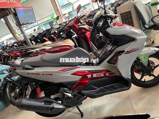 Honda Airblade 160 Trắng đỏ odo 5327 km