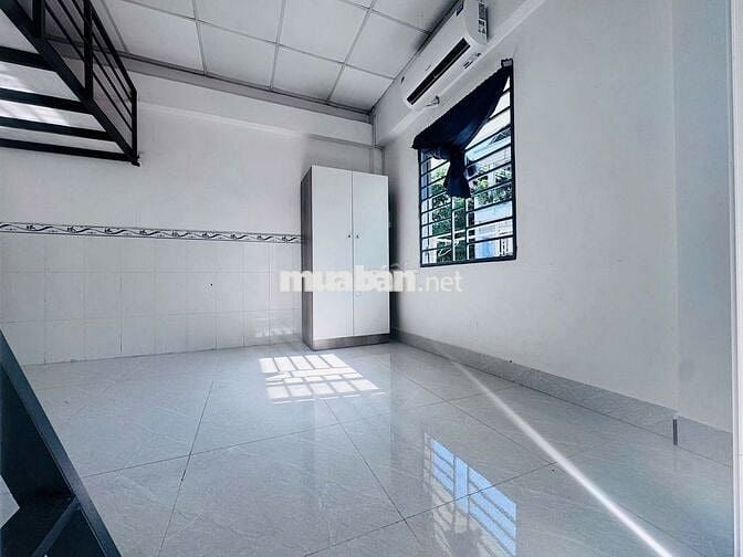 Phòng có gác rộng rãi giá rẻ cửa sổ trời full nội thất đ Lê Đức Thọ