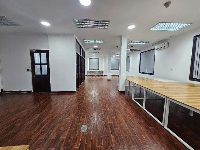 Văn phòng 130m2 ngay trung tâm quận Tân Bình