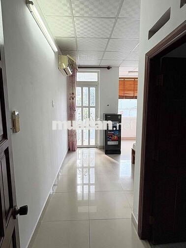 Mới- phòng 30m2 - ban công - ngay vinhomes central park