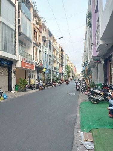 GẤP BÁN MT HOA LAN- KHU PHAN XÍCH LONG- NGANG 4,5M- 5 TẦNG- 16,x TỶ