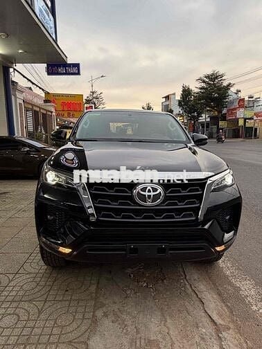 Toyota Fortuner 2025 2.4L 4x2 AT - 21000 km