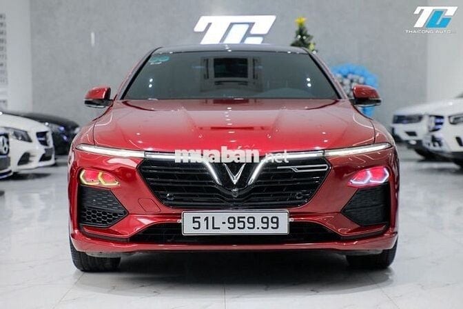 VinFast Lux A2.0 2022 lướt trang bị option nhiều