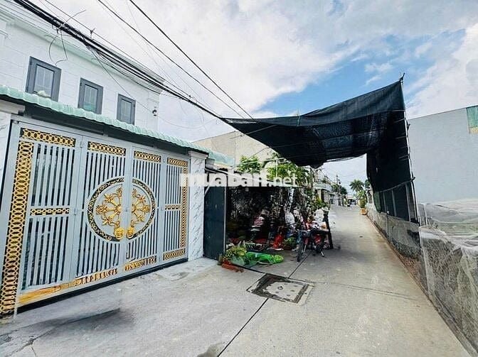 Nhà ngay Chợ Đông Quang đường Bùi Văn Ngữ Q12 Hẻm thông ô tô qua lại