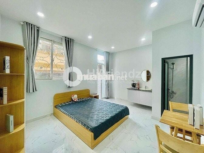 Cho Thuê Studio 25m2 Balcon Cửa Sổ Ngay Vòng Xoay Dân Chủ Quận 3