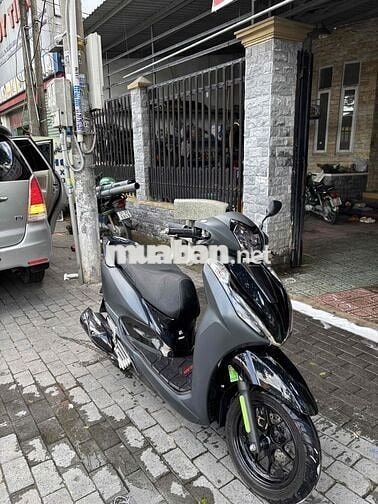 Cần bán lead 4val 2025 xanh nhám