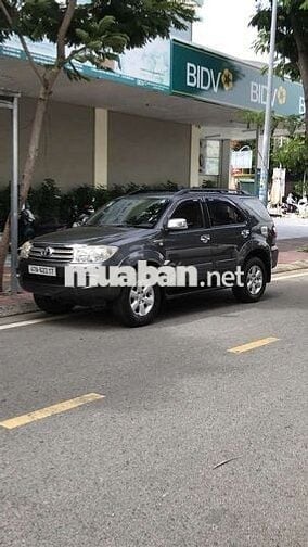 Toyota Fortuner 2010 4x4 Xám