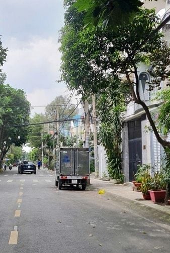 TÂN PHÚ ! CHỈ HƠN 5 TỶ, CÓ NGAY NHÀ MẶT TIỀN ĐẸP 30M2,đườngHỌ LÊ