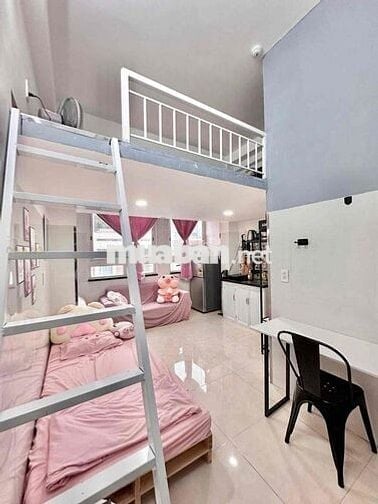 CHO THUÊ PHÒNG GÁC 4 NGƯỜi 4 XE , FULL NỘI THẤT NGAY CHỢ BÀ CHIỂU