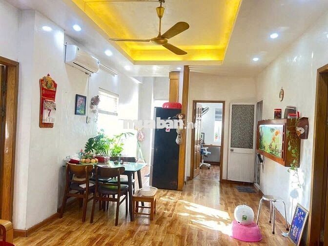 Cho thuê căn góc 85m2: 3 pn hướng Đông Nam, Nguyễn Chánh, Cầu Giấy