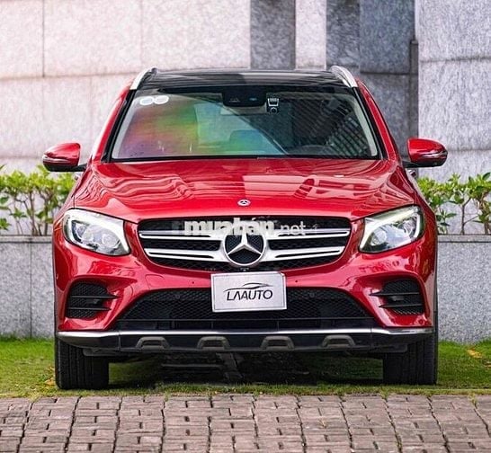 Mercedes GLC300 4Matic - Model 2020 - Đỏ/Kem