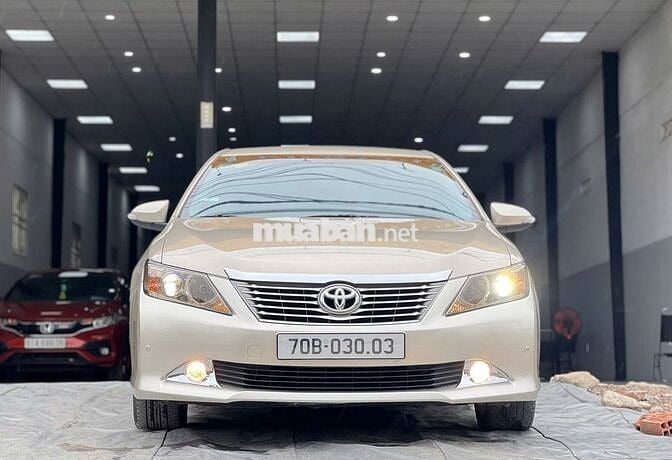 Camry 2.5Q 2014 nội ngoại thất đẹp nét căng