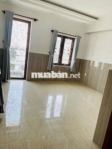 Còn 1 phòng lan can đường số 5 kế bên Đại học luật , Giga mall ,