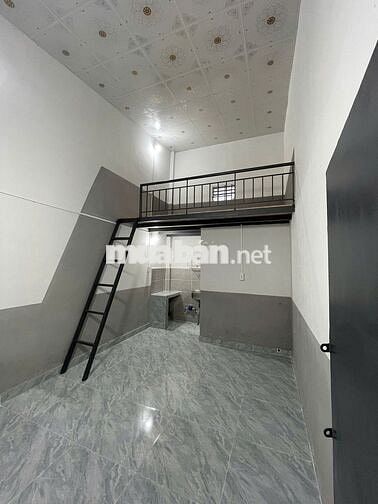 Phòng mới vừa xây xong, ngay đường Phạm Văn Đồng gần Cầu Bình Lợi