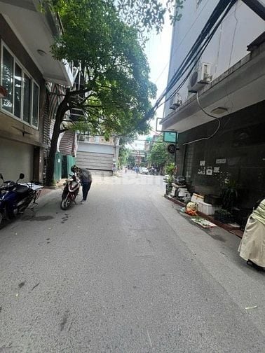 VẠN BẢO - LIỄU GIAI - 70M - 7 TẦNG - MT 6.6M - ĐƯỜNG HÈ 10M 