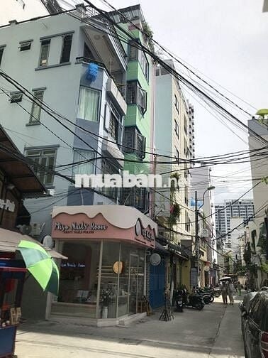 Cho thuê nhà 4 tầng 1 tum khu phố Hàn Quốc, Nha Trang