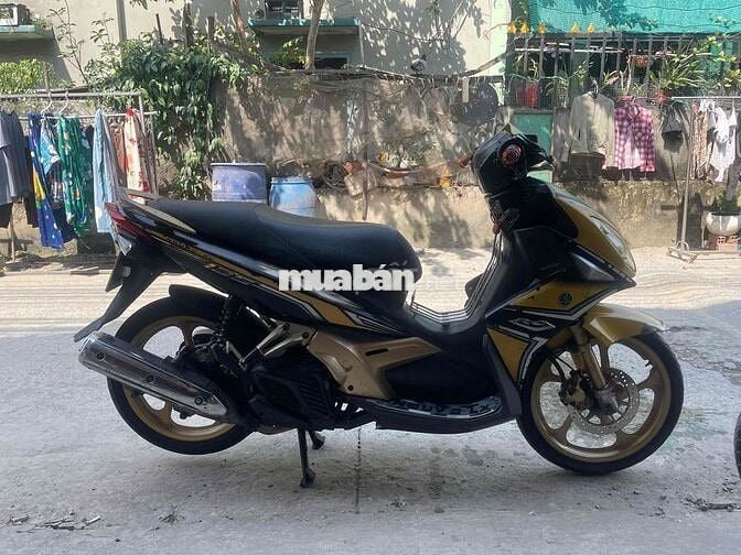 Yamaha Nouvo 4 màu Vàng đen