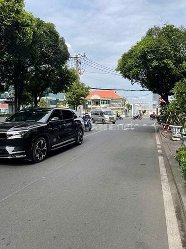 Bán nhà 448 nguyễn tất thành P18.Q4.dt:4x20m,giá:15tỷ(3lầu)