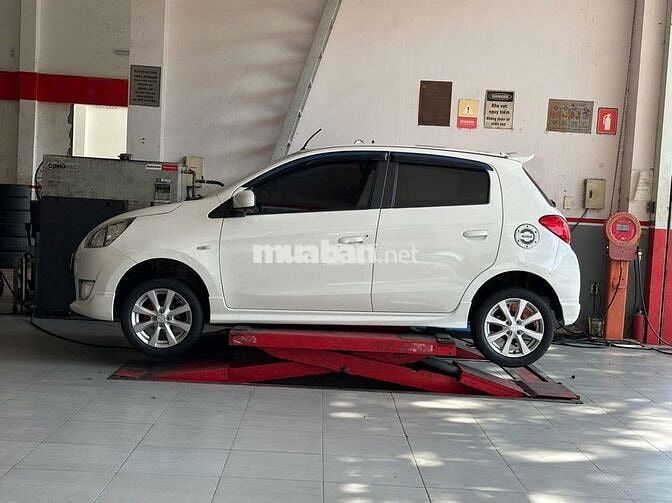 Mitsubishi Mirage Trắng Tự động