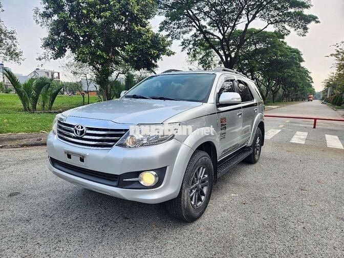 Toyota Fortuner 2015 2.7V Bạc