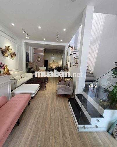 Nhà 3 tầng mặt tiền Ngô Quyền, diện tích đất 125m2 ( 5 x 25 vuông vức)